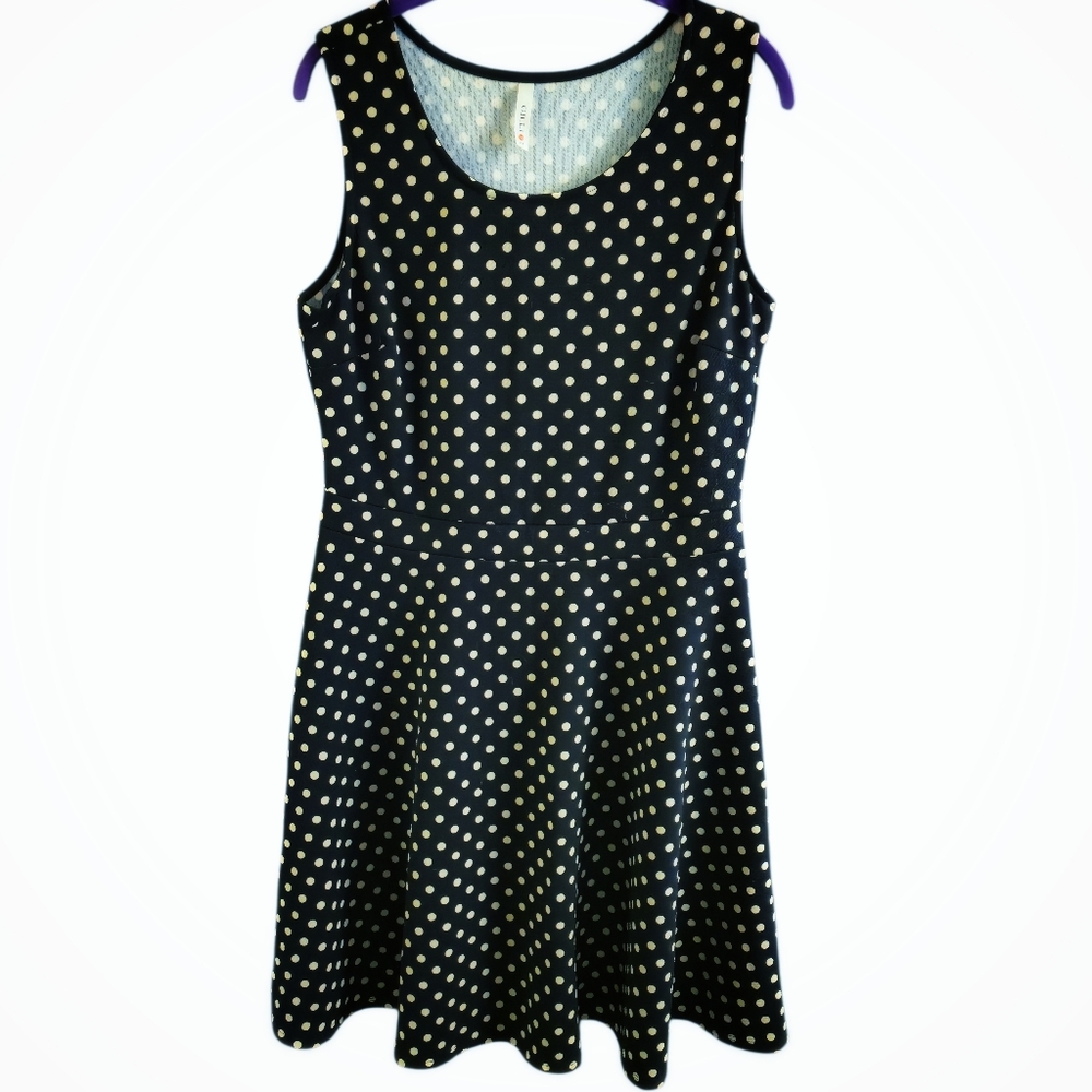 Gilli Black And White Polka Dot Sleeveless Dress. Size L-XL.